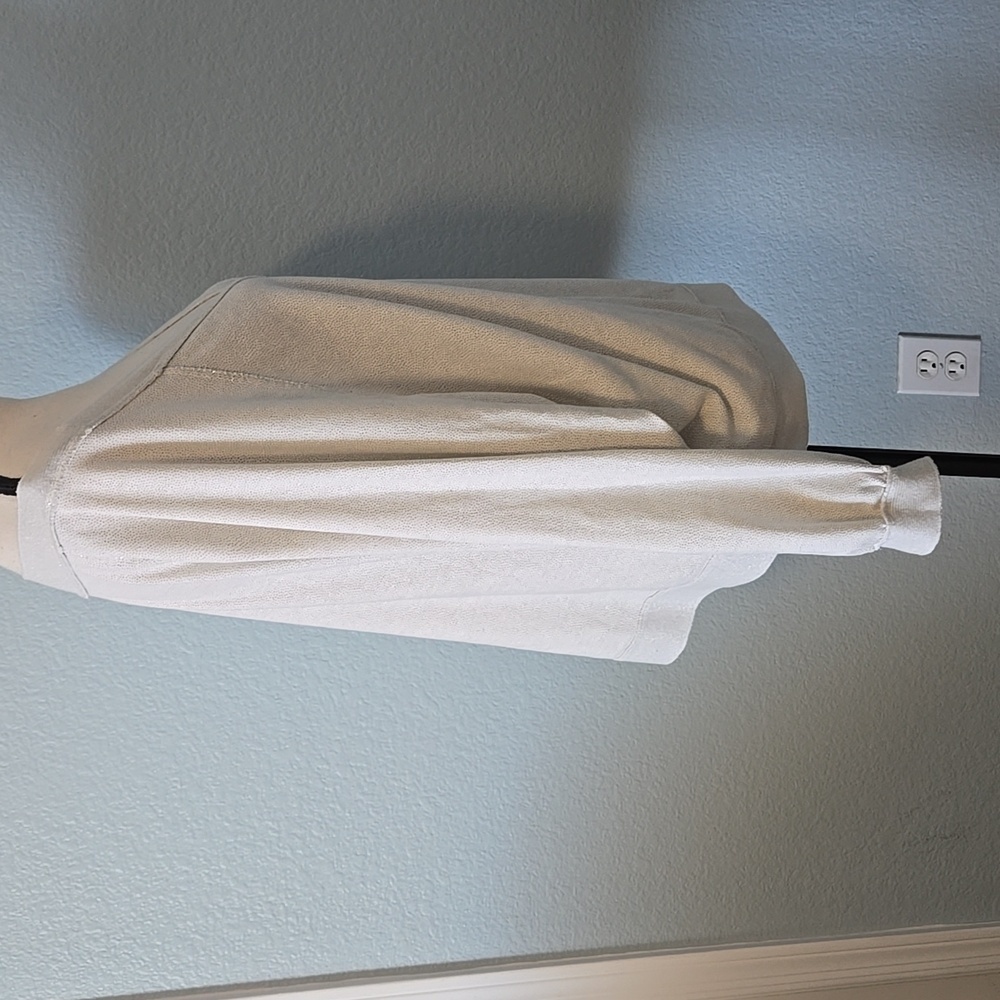 BRAND BAZAR Long Sleeve Oversized Dolman Sleeves Vneck Pullover Top SZ One Size - Picture 8 of 13